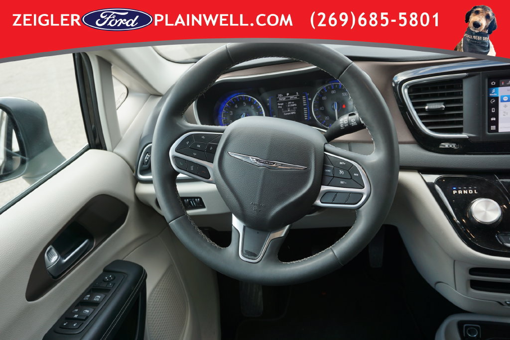 Used 2024 Chrysler Voyager LX FWD image 16