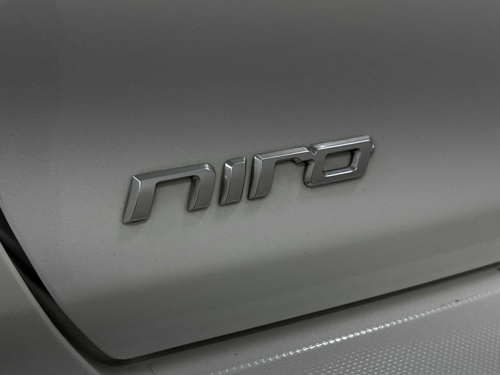 Used 2022 Kia Niro EX Premium FWD image 29