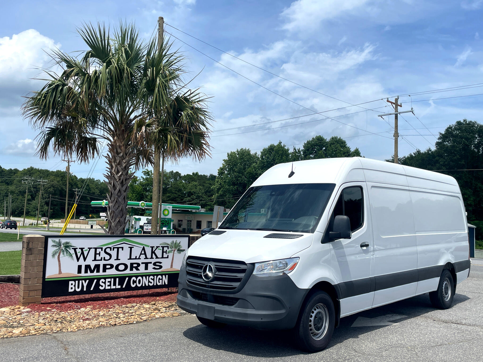 Used 2023 Mercedes-Benz Sprinter 2500 image 2