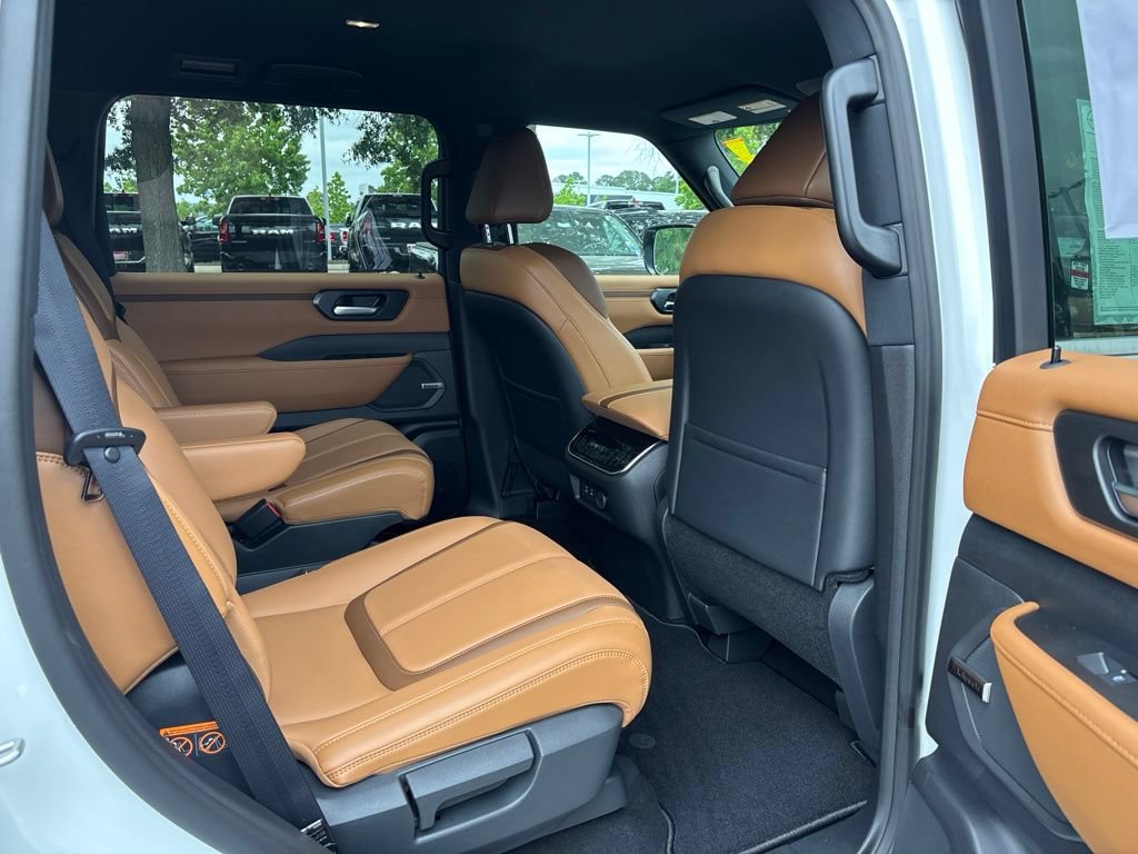 New 2026 Nissan Armada SL w/ Captain's Chari Seat Package AWD/4WD image 20