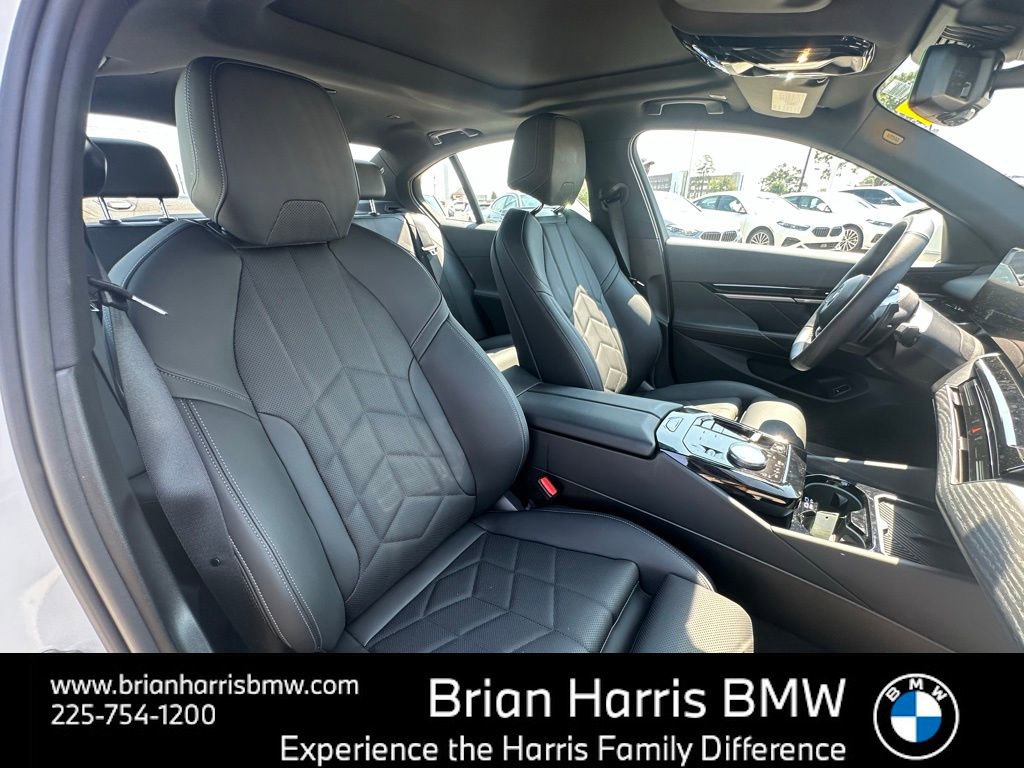 Certified 2025 BMW 530i w/ Premium Package image 19
