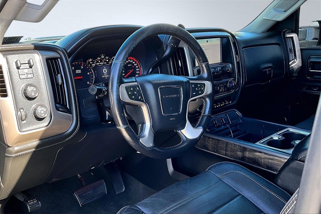 Used 2015 GMC Sierra 2500 Denali w/ Duramax Plus Package image 4