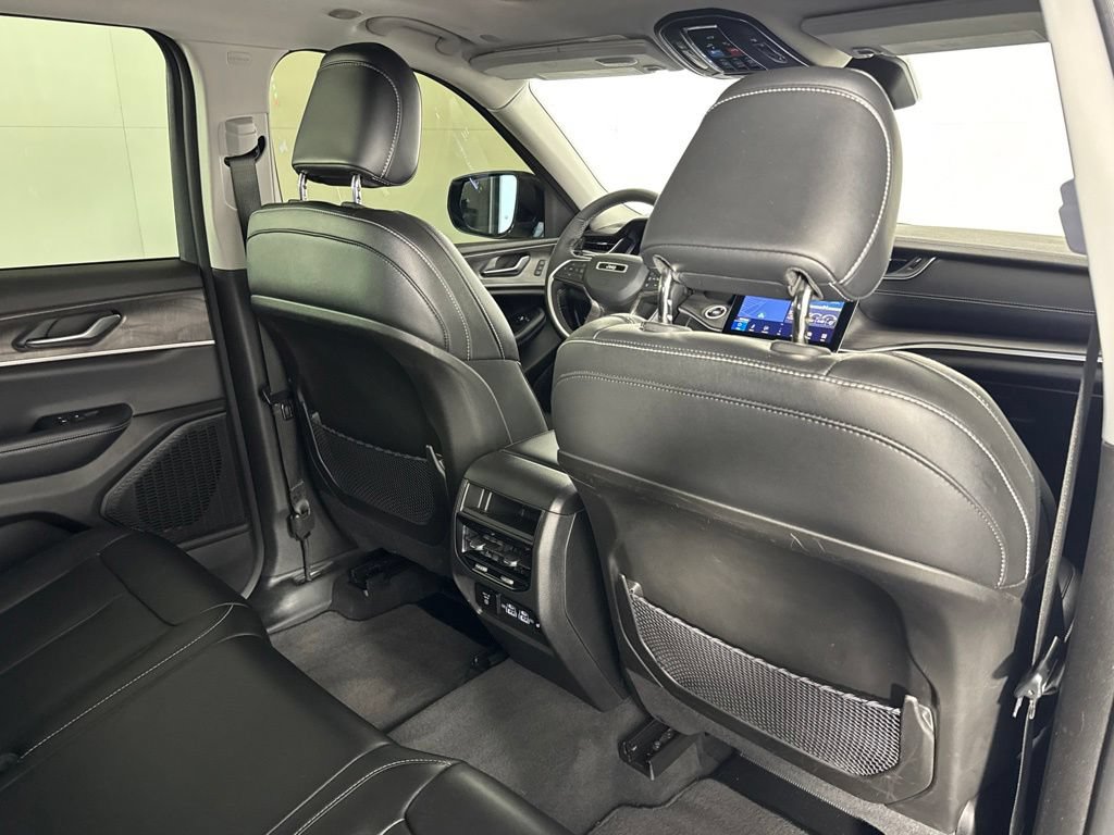 Certified 2023 Jeep Grand Cherokee Limited w/ Black Appearance Package AWD/4WD image 34