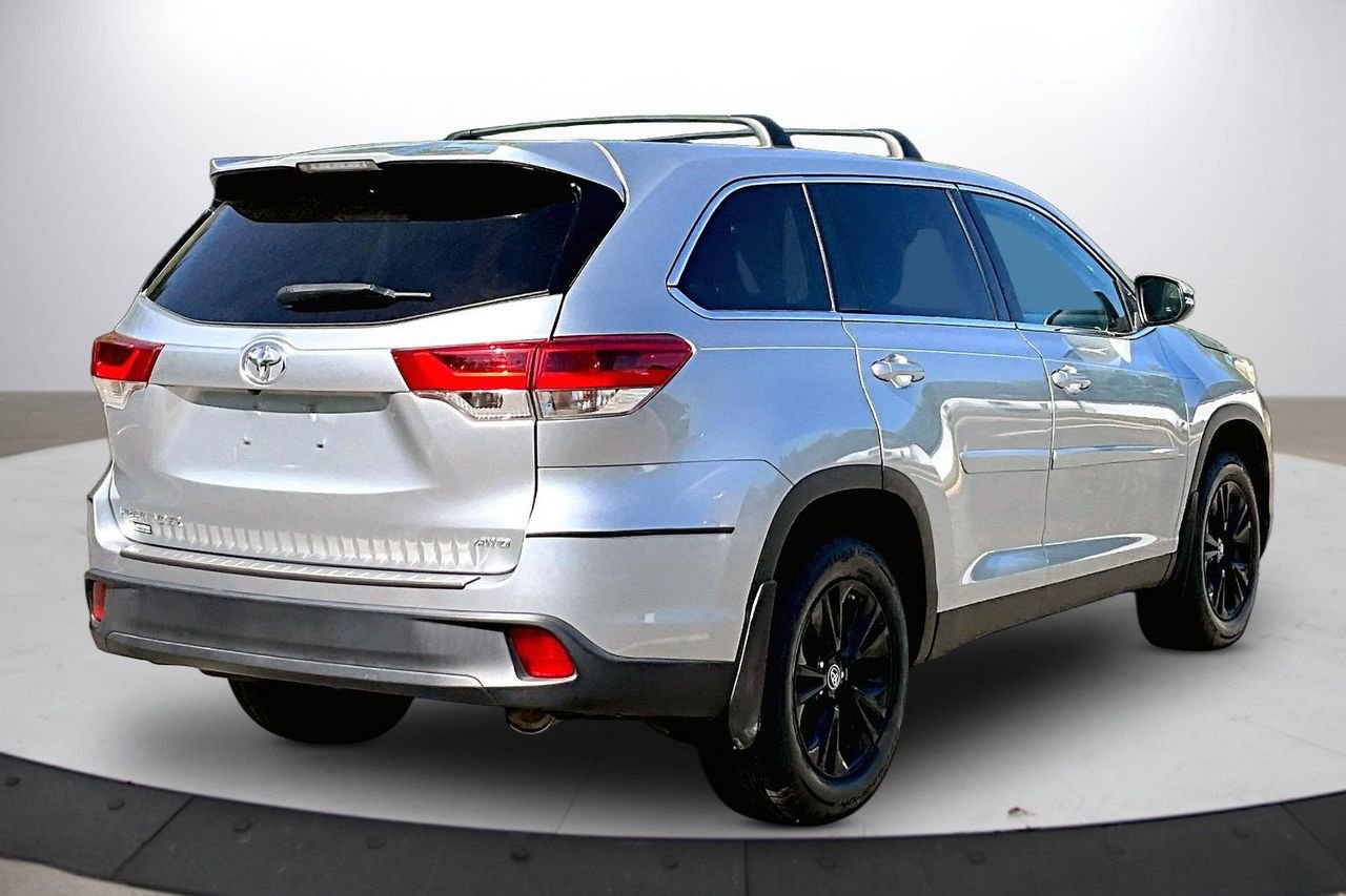 Used 2019 Toyota Highlander LE w/ Protection Package #3 image 9