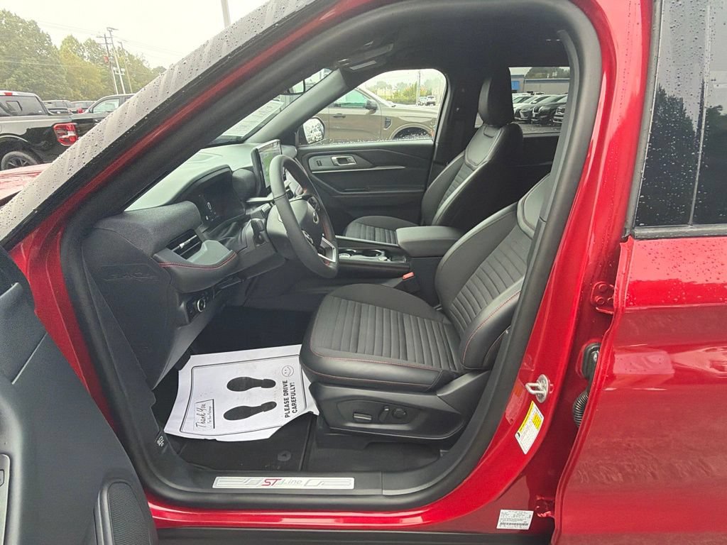 Used 2026 Ford Explorer ST-Line w/ Premium Package RWD image 16