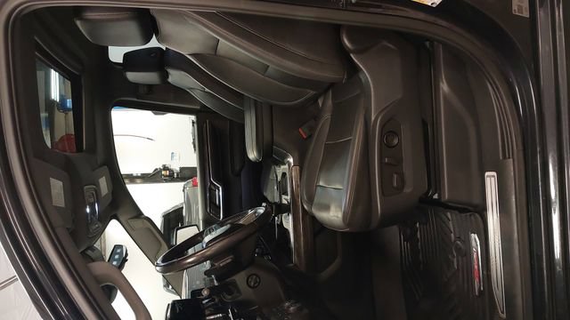 Used 2023 Chevrolet Silverado 1500 LTZ w/ LTZ Premium Package AWD/4WD image 28
