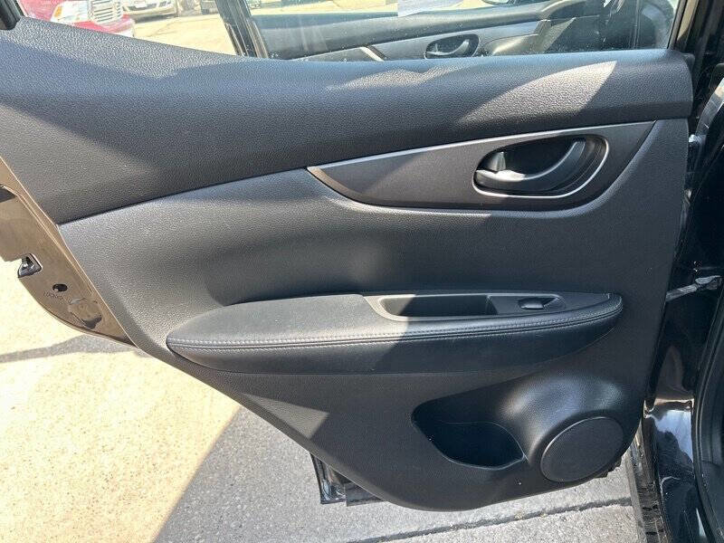 Used 2019 Nissan Rogue Sport S w/ Appearance Package image 13