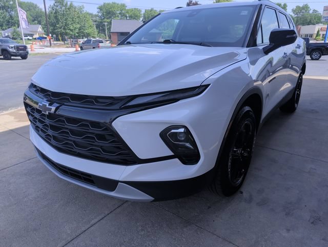 Used 2024 Chevrolet Blazer LT w/ Midnight/Sport Edition FWD image 4