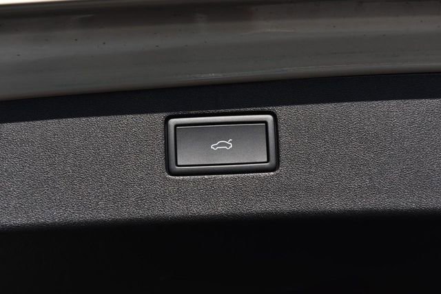 Certified 2026 Volkswagen Tiguan SEL R-Line image 26