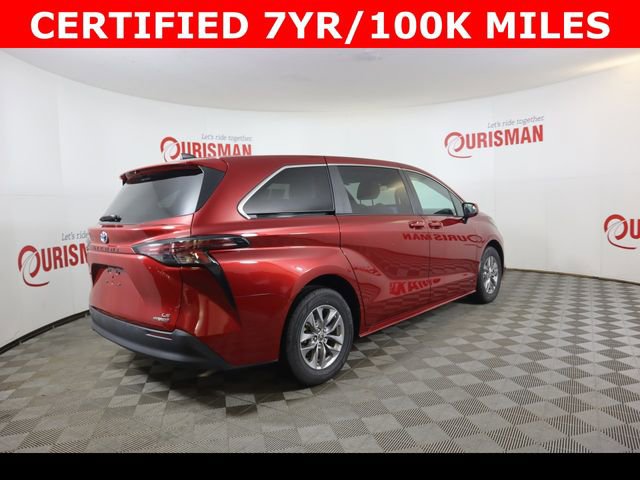 Used 2024 Toyota Sienna LE image 7