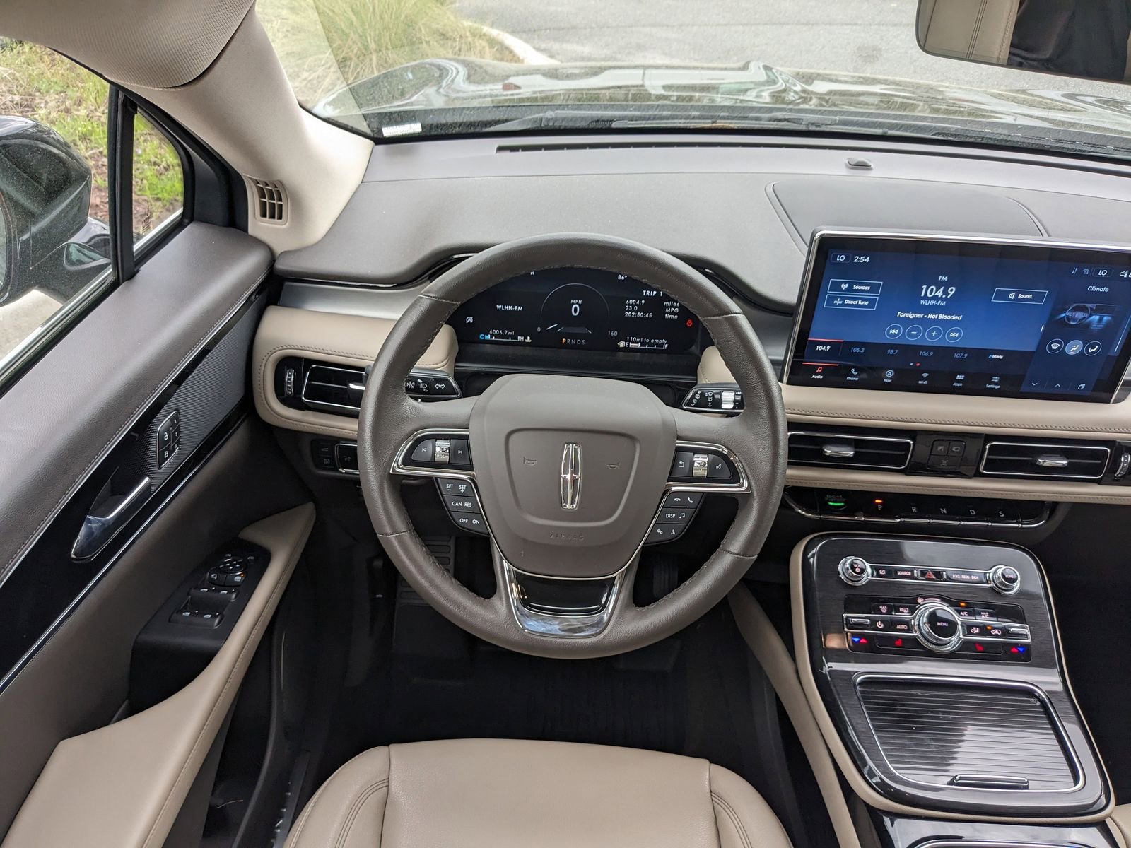Certified 2023 Lincoln Nautilus AWD w/ Premium Package image 16