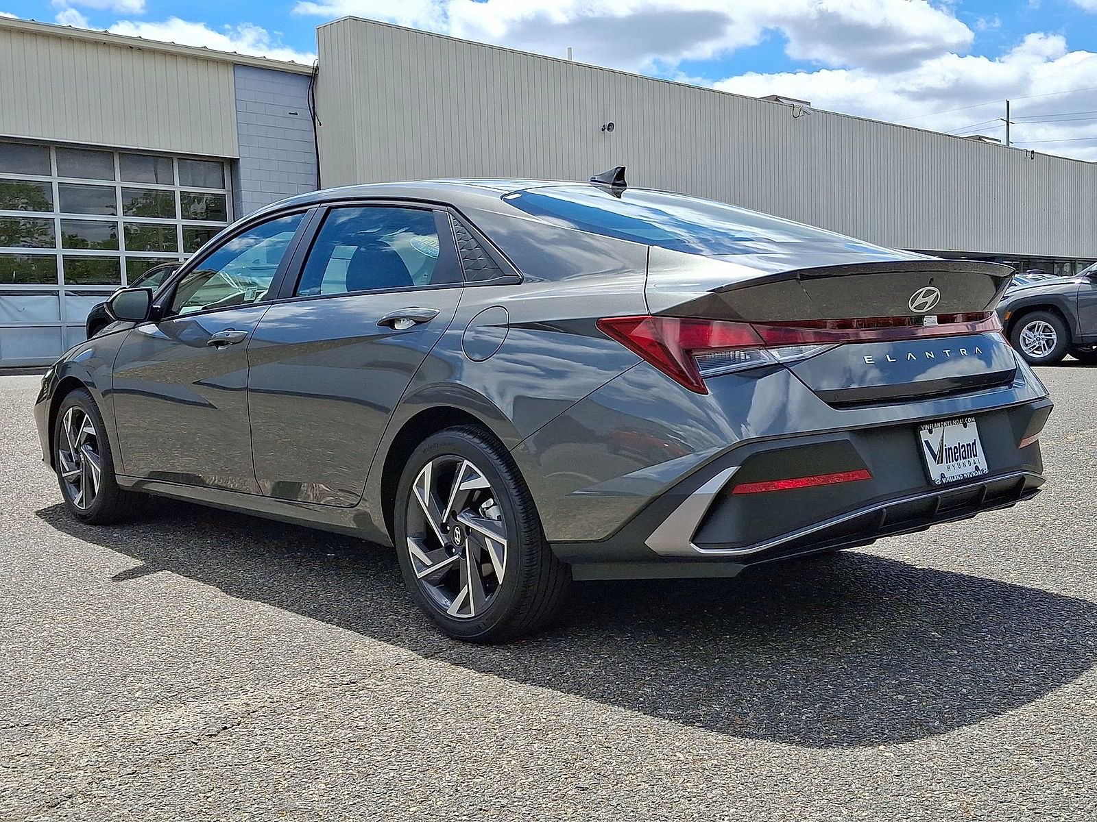 Used 2025 Hyundai Elantra Sport FWD image 27