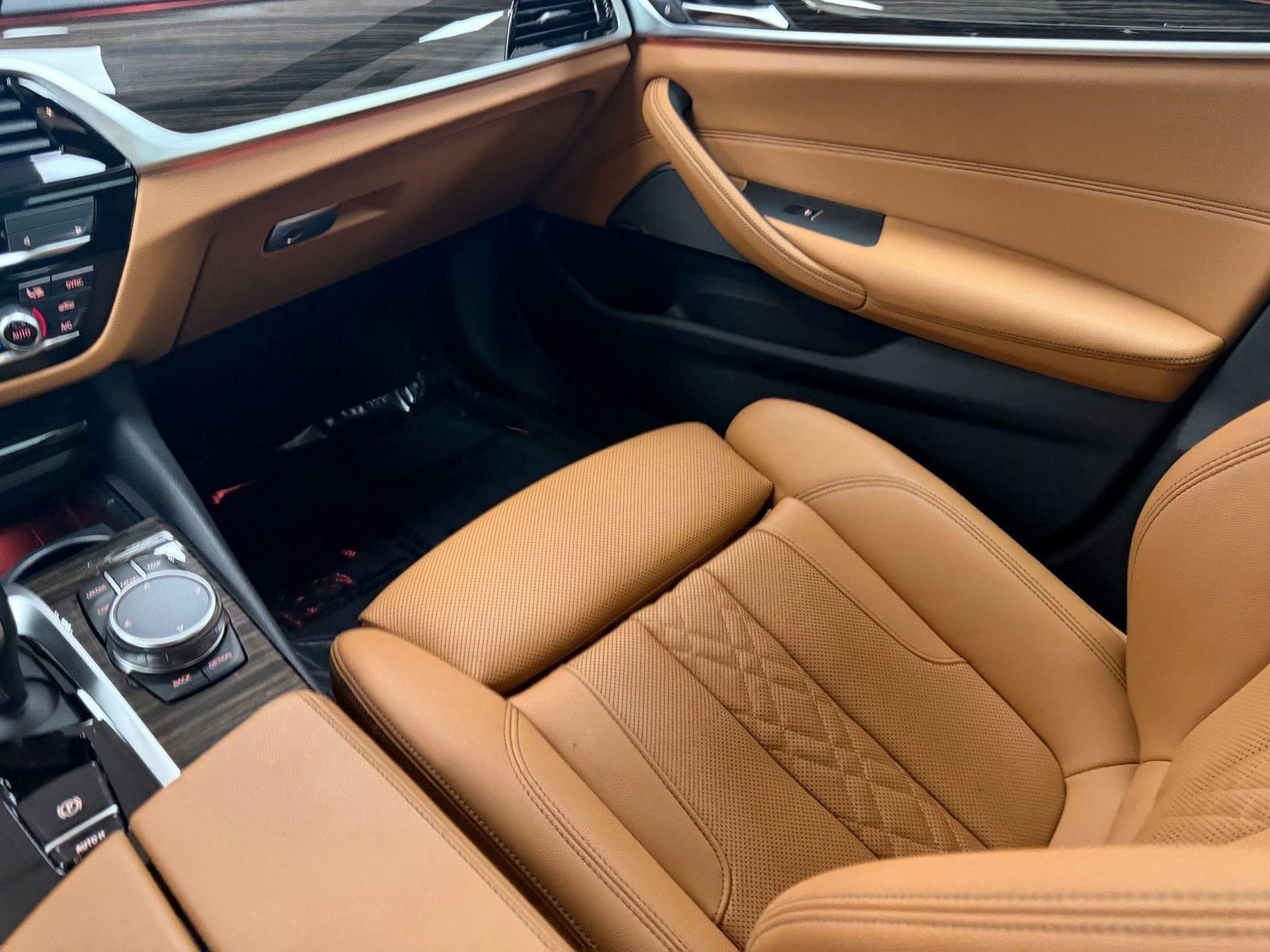 Used 2023 BMW 530i xDrive w/ Premium Package image 23