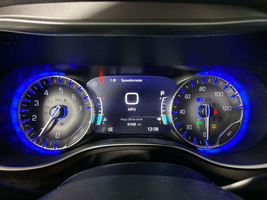 Used 2019 Chrysler Pacifica Limited image 15