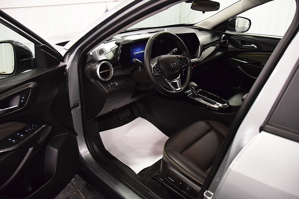 Used 2024 Chevrolet Trax ACTIV w/ Driver Confidence Package FWD image 14