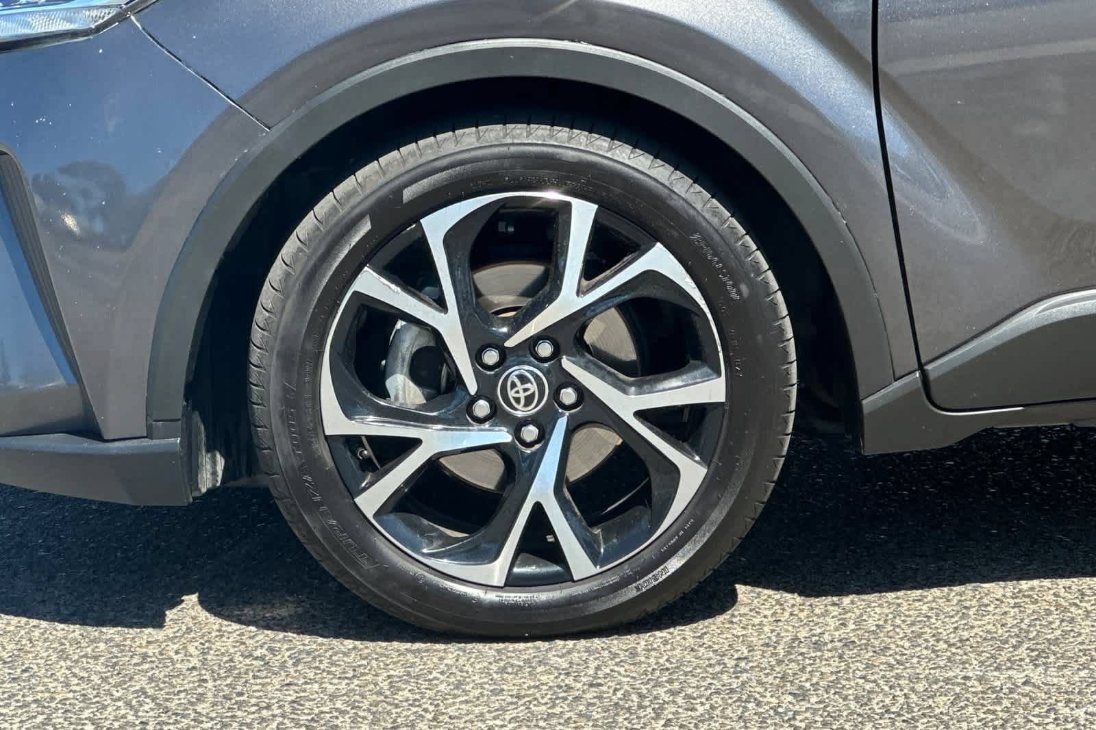 Used 2021 Toyota C-HR XLE FWD image 26