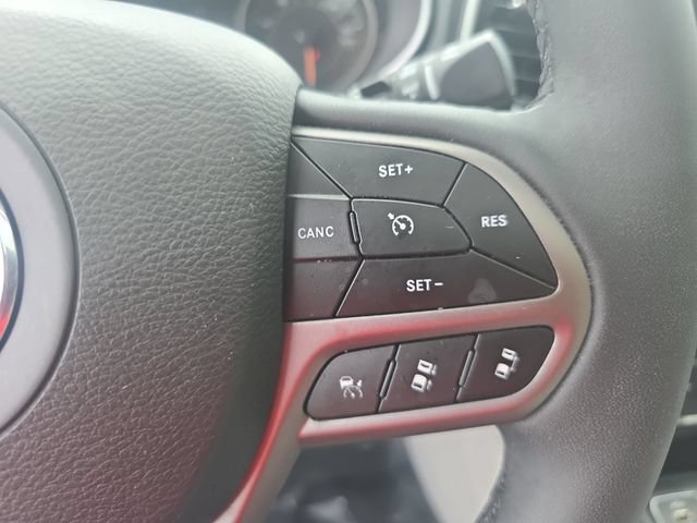 Used 2022 Jeep Cherokee Limited AWD/4WD image 19