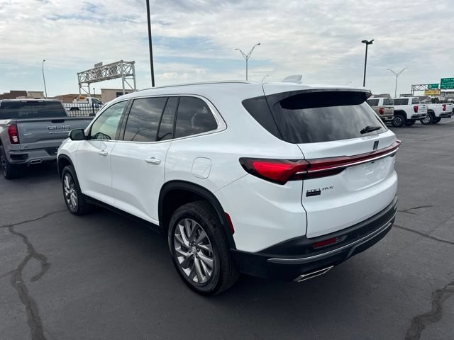 Used 2025 Buick Enclave Preferred AWD/4WD image 7