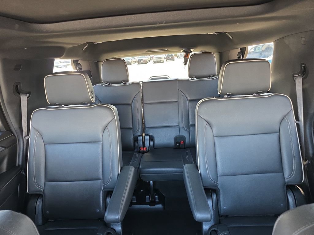Used 2023 GMC Yukon SLT w/ SLT Luxury Package image 21