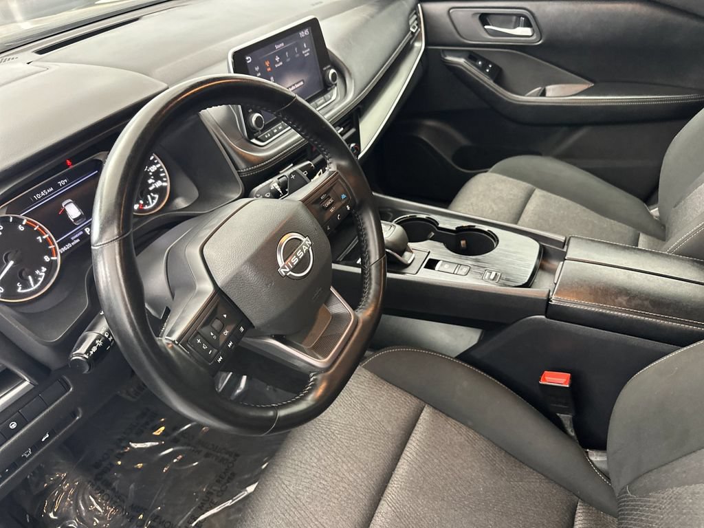 Used 2025 Nissan Rogue SV FWD image 9