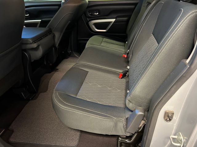 Used 2019 Nissan Titan SV image 16
