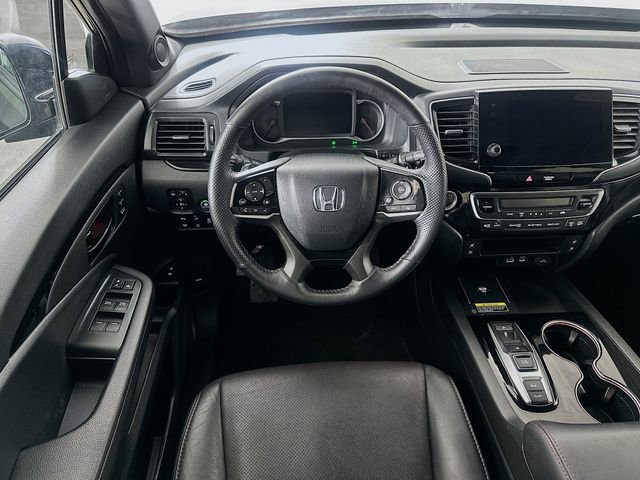 Certified 2024 Honda Passport Black Edition image 4