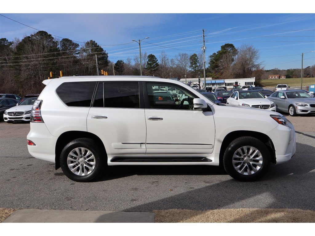 Used 2017 Lexus GX 460 image 8