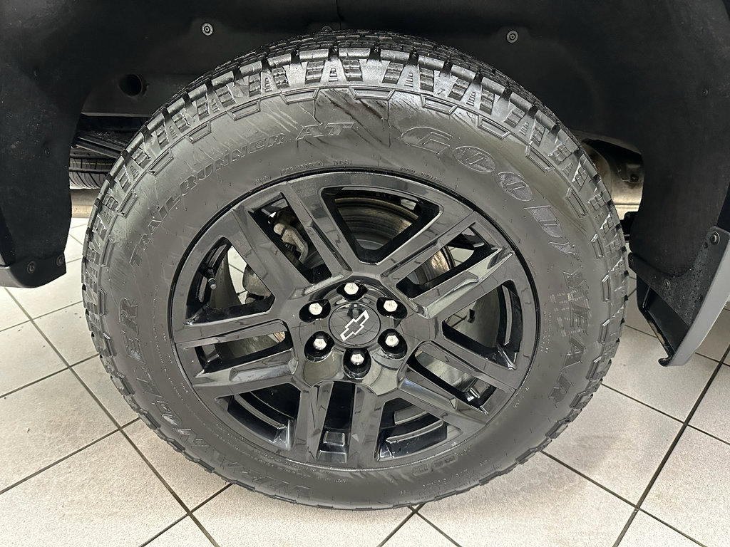 Certified 2026 Chevrolet Silverado 1500 High Country w/ Midnight Edition AWD/4WD image 18