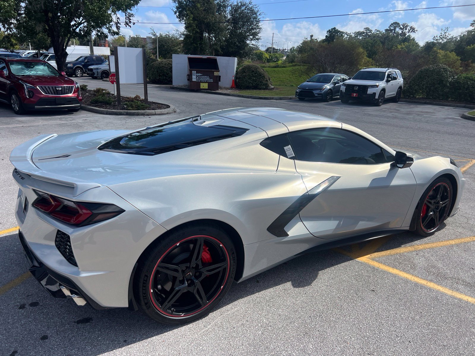 Used 2022 Chevrolet Corvette Stingray Preferred Cpe w/ Engine Appearance Package RWD image 3