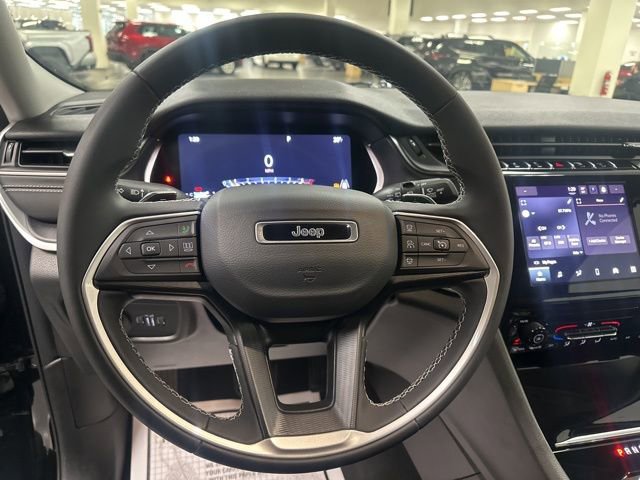Used 2023 Jeep Grand Cherokee L Laredo image 12