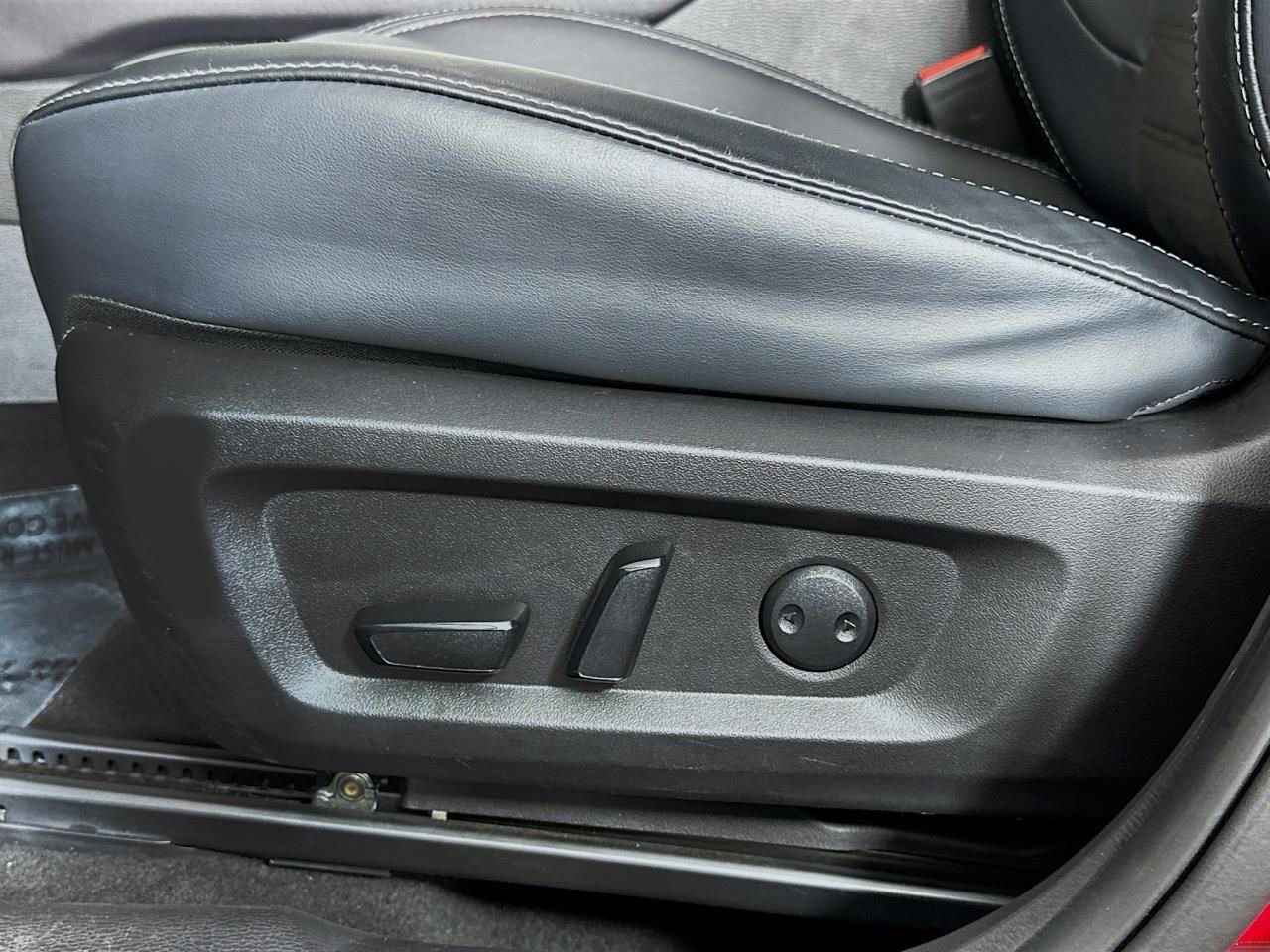 Used 2025 Mitsubishi Outlander SE image 36