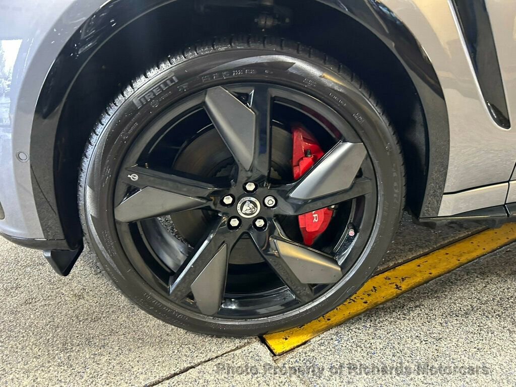 Used 2024 Jaguar F-PACE SVR image 16