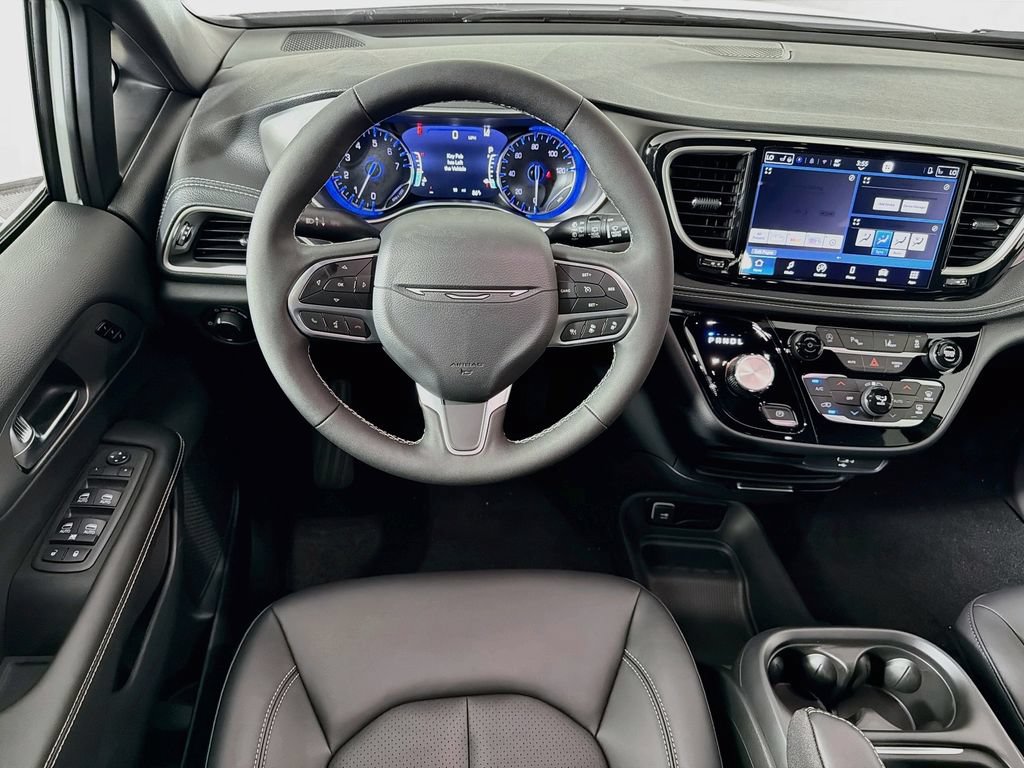 New 2027 Chrysler Pacifica Select AWD/4WD image 20
