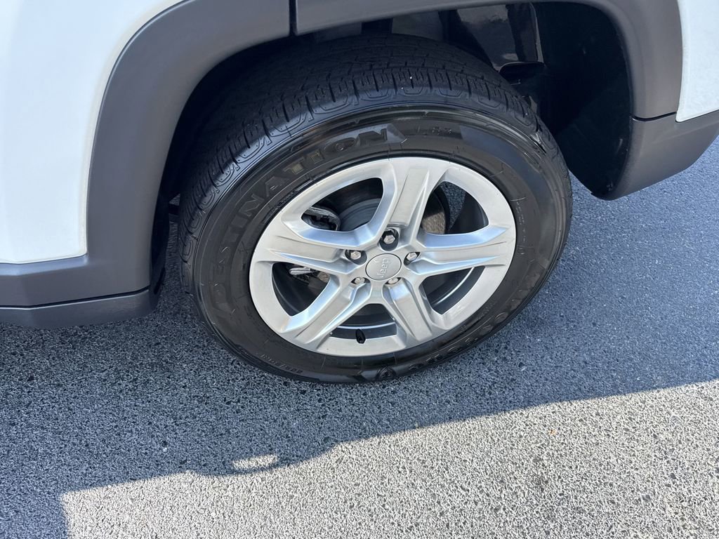 Used 2024 Jeep Compass Latitude image 21