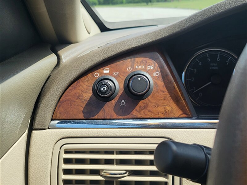 Used 2005 Buick LaCrosse CX FWD image 18