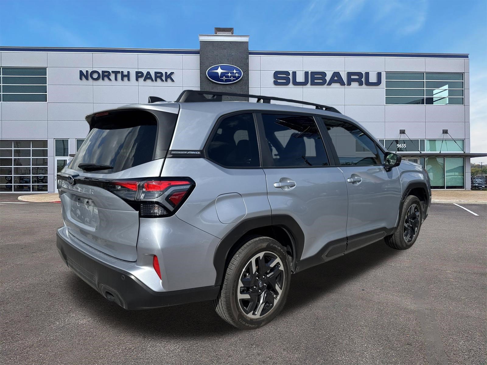 Certified 2025 Subaru Forester Limited AWD/4WD image 3
