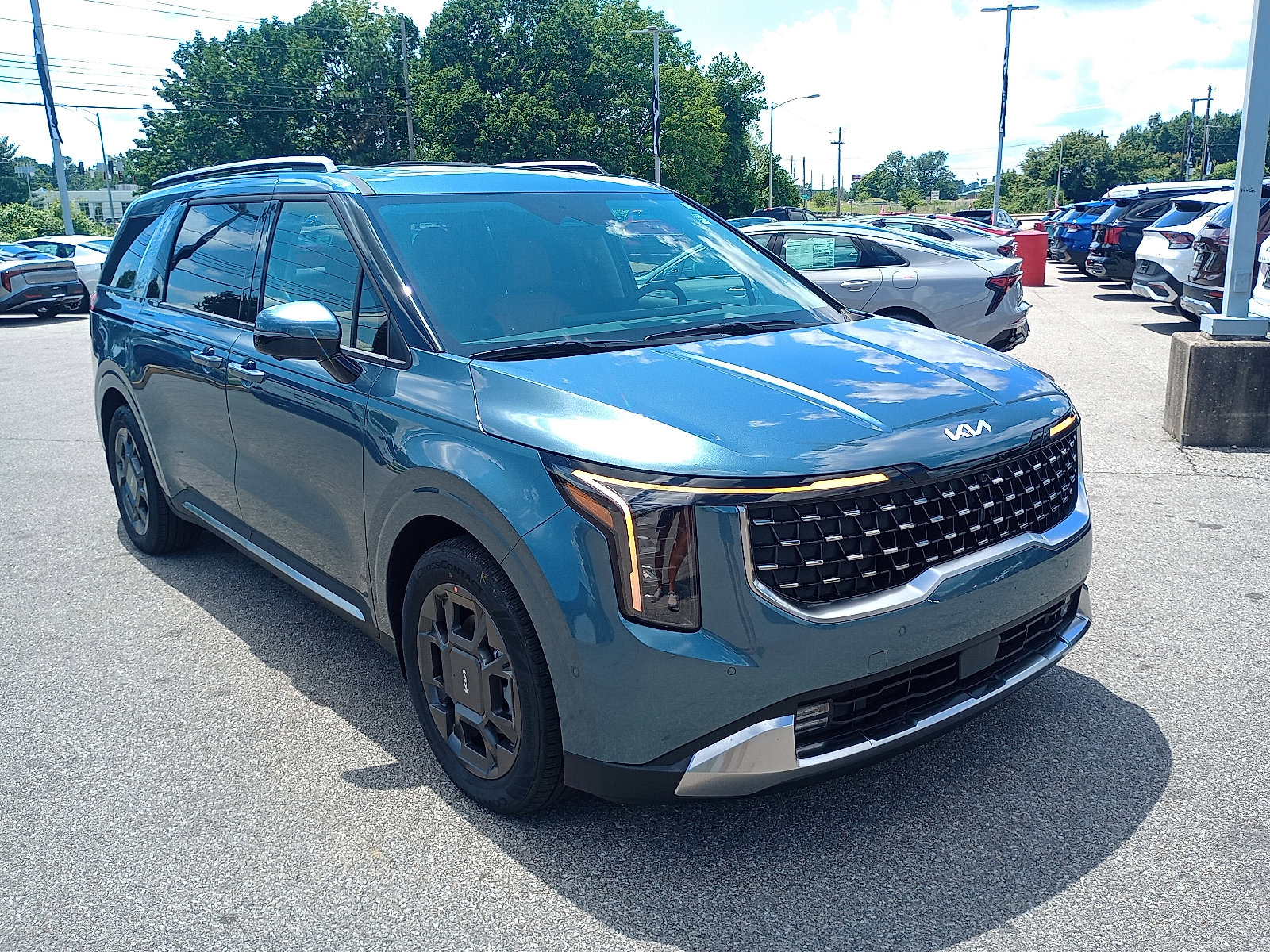 New 2026 Kia Carnival SX