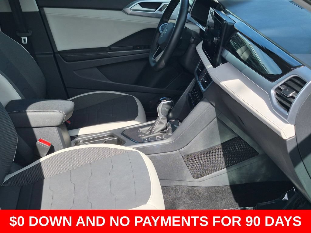 Used 2025 Volkswagen Taos SE FWD image 30