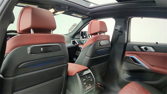 Used 2025 BMW X6 M60i image 31