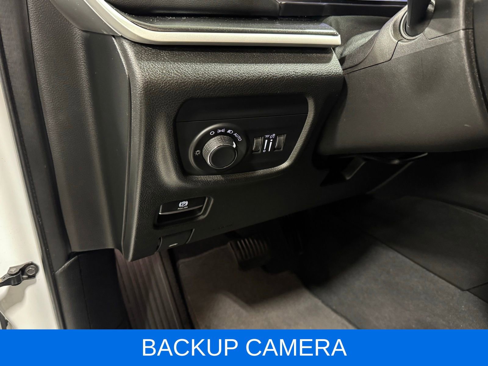 Used 2023 Jeep Grand Cherokee Altitude image 17