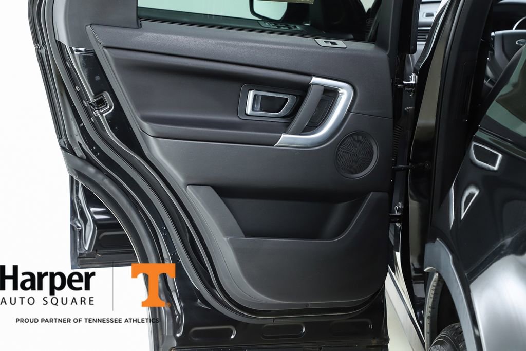 Used 2016 Land Rover Discovery Sport SE image 17