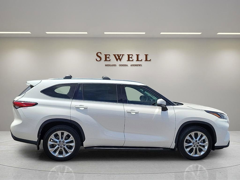 Used 2021 Toyota Highlander Limited FWD image 6