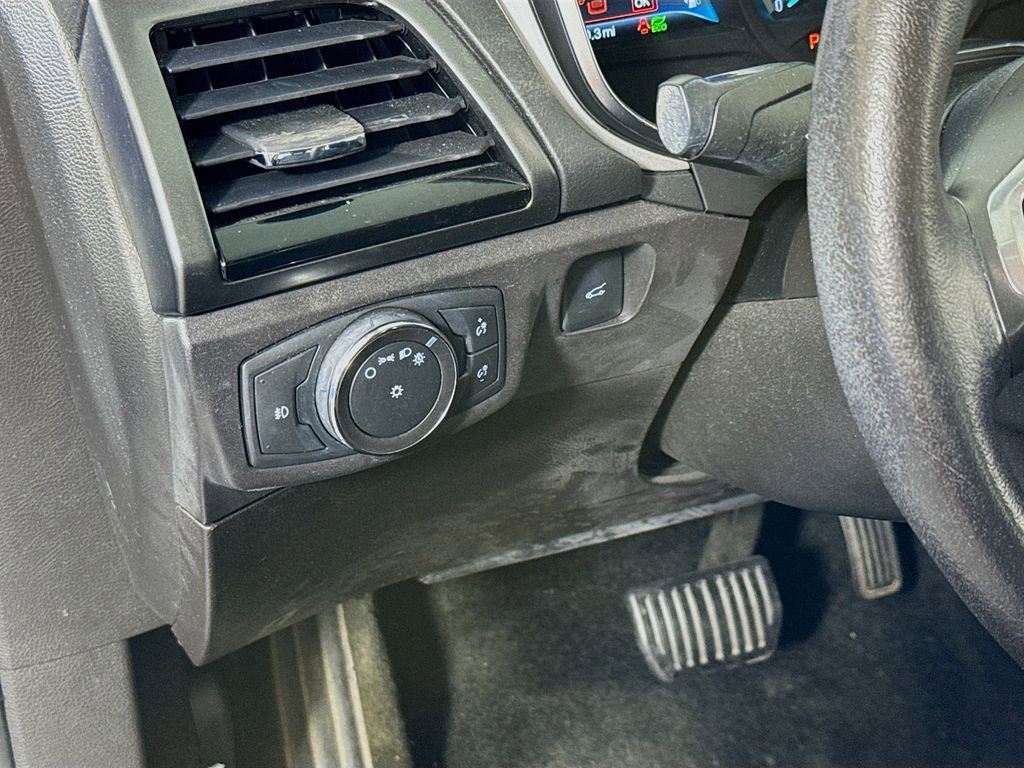 Used 2016 Ford Fusion SE image 10