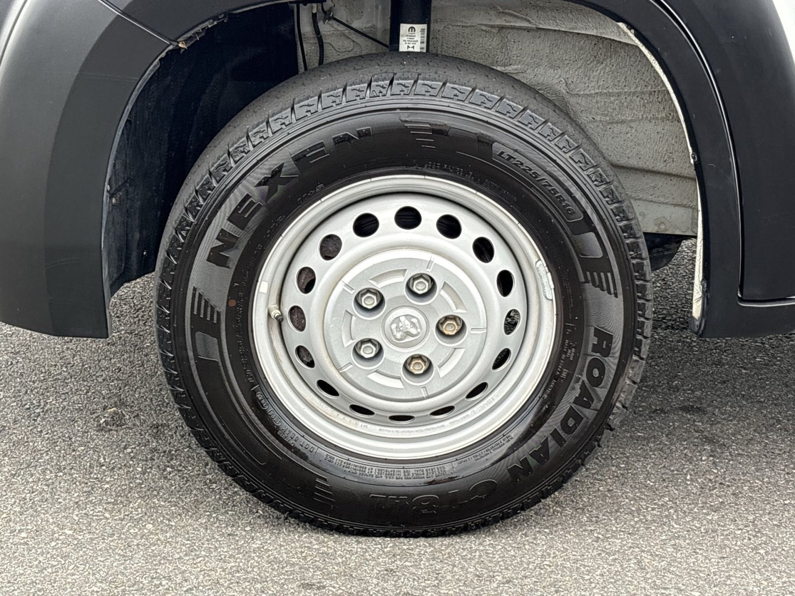 Used 2025 RAM ProMaster 2500 w/ Convenience Group FWD image 12