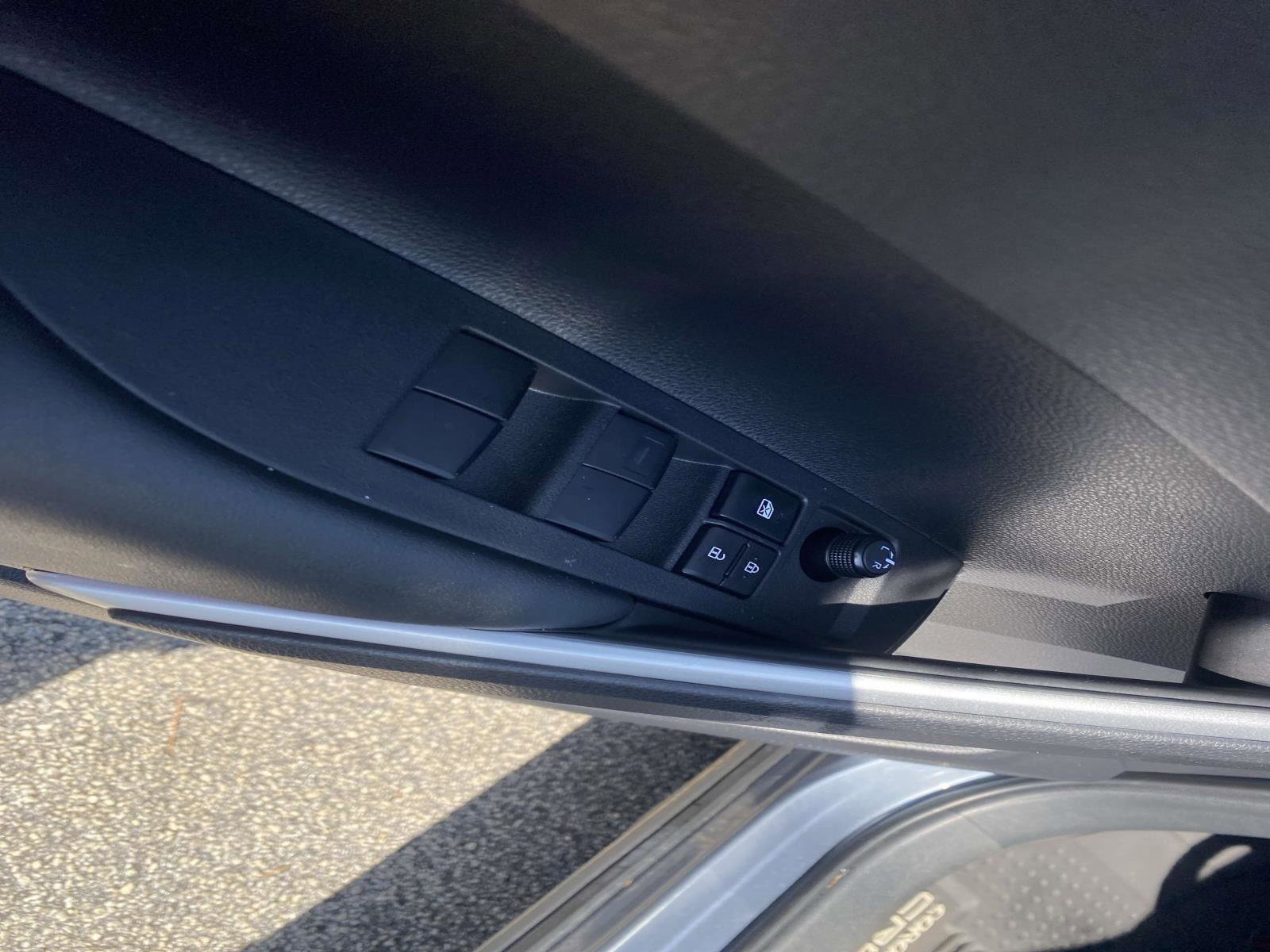 Used 2024 Toyota Corolla Cross SE image 21