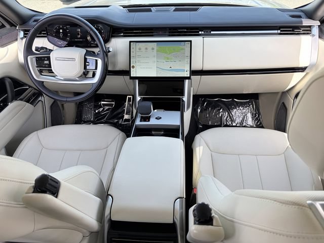 Used 2025 Land Rover Range Rover Autobiography AWD/4WD image 24