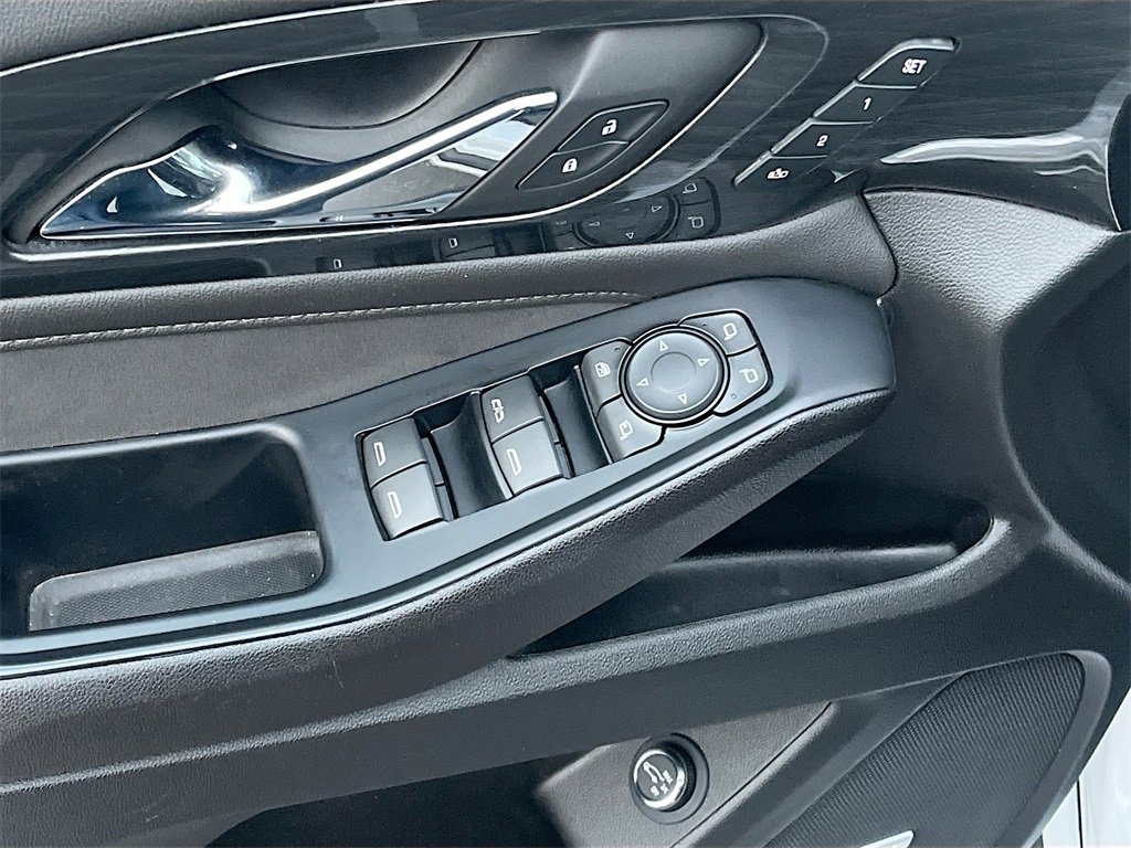 Used 2023 Chevrolet Traverse High Country image 18