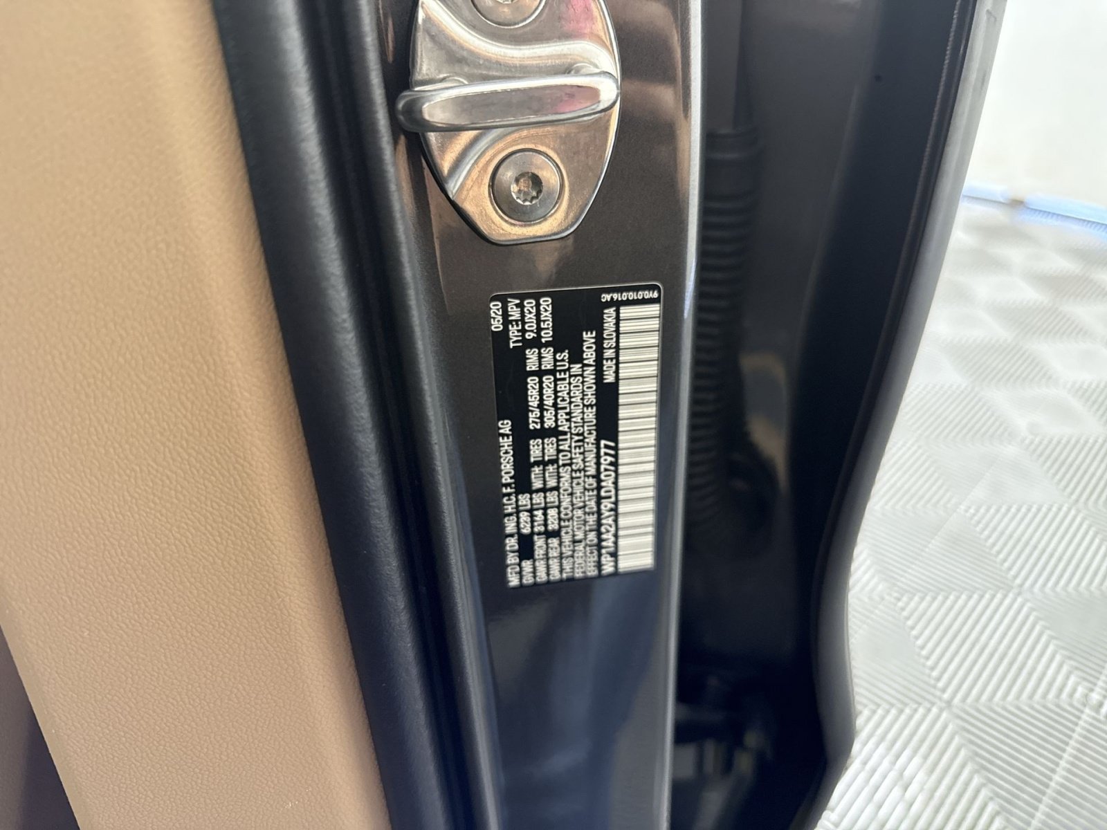 Used 2020 Porsche Cayenne AWD/4WD image 28