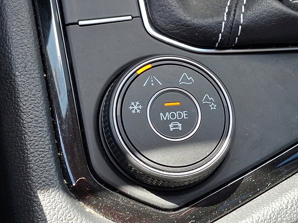 Used 2022 Volkswagen Taos SEL image 31