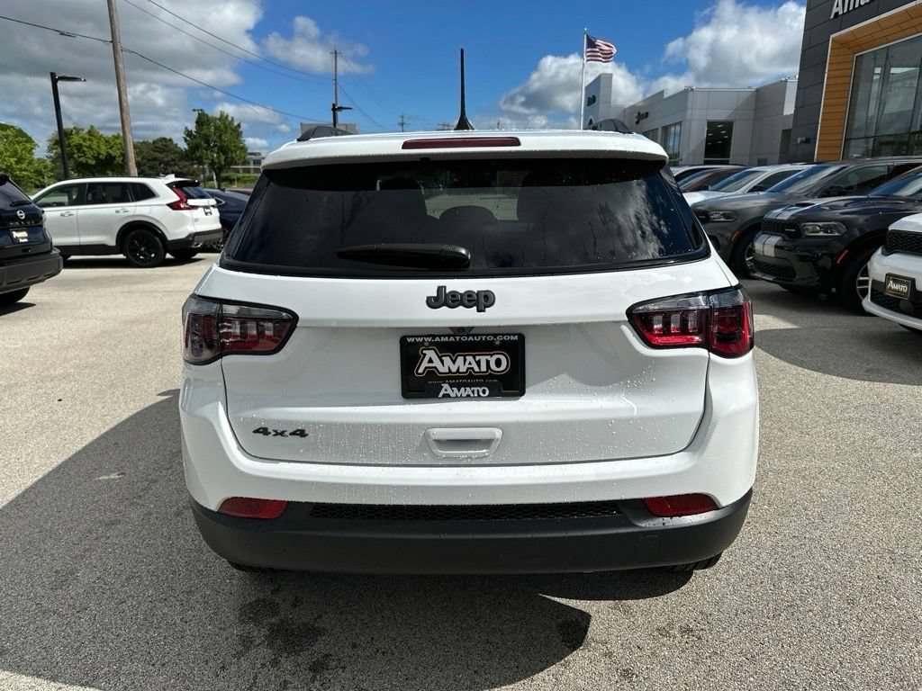 New 2026 Jeep Compass Latitude AWD/4WD image 8